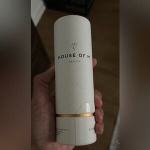 BRAND NEW NEVER OPENED House of M  saffron serum